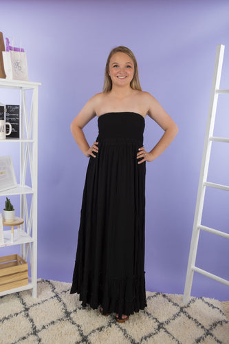You'll love how you feel in our Simple Concept Maxi Dress. Dress this piece up with a pair of neutral wedges and a boho hat for the perfect vacation outfit.