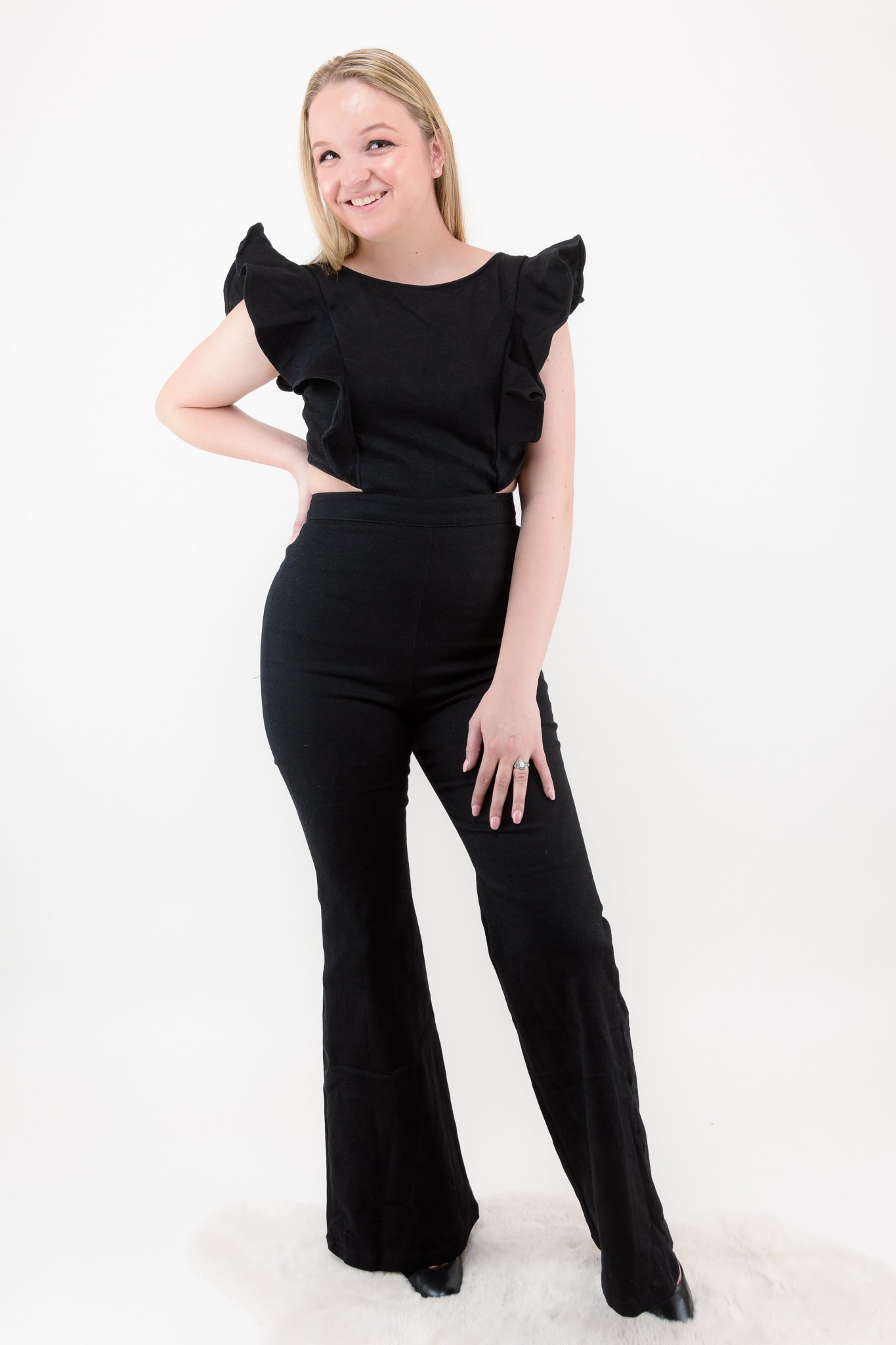 Our Modern Sophistication Ruffle Sleeve Romper is a total Show Stopper! Don't miss out on what all the Boss Babes are wearing! 